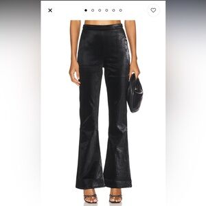 Tabitha Faux Leather Pant in Black
superdown size small - worn once
